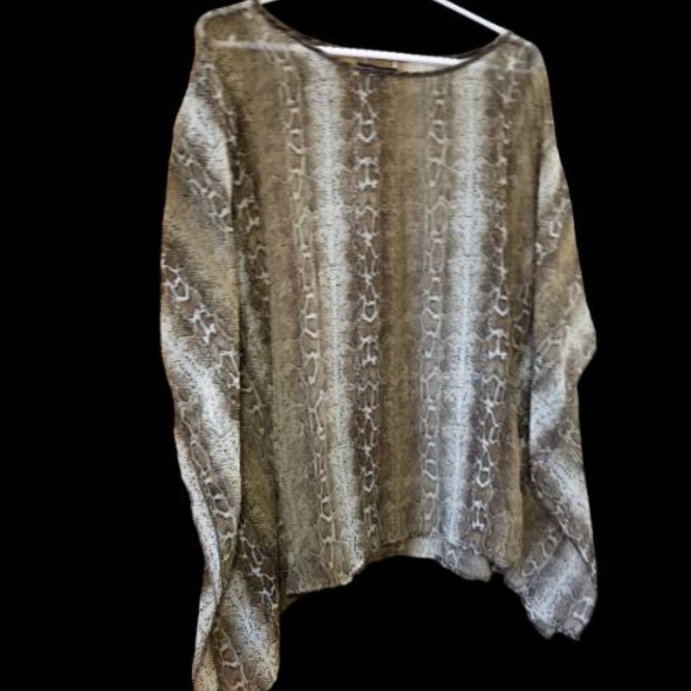 ❤️🛍️ Majora Sheer Open Sleeve  Top  Size L❤️🛍️